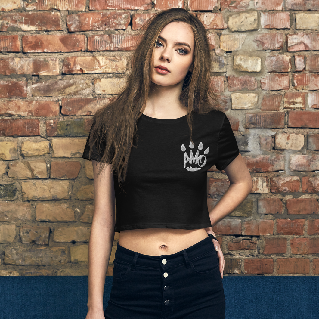 AMO AK Logo - Women’s Crop Tee